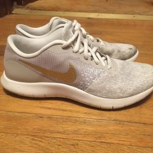 womens Nike shoes size 7